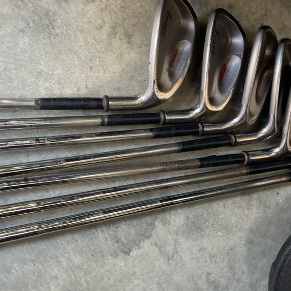 Ampex tour iron set in RH. 
7 pc iron set 
Steel shafts in S flex - Picture 5 of 11